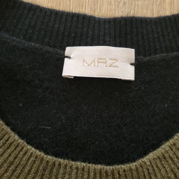 MRZ colorblock sweater - Picture 8 of 9
